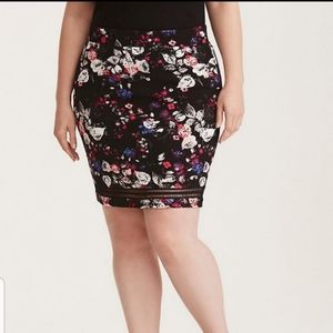 Torrid Textured Floral Print Mini Skirt Size 1